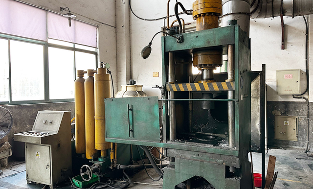 鋁壓鑄機