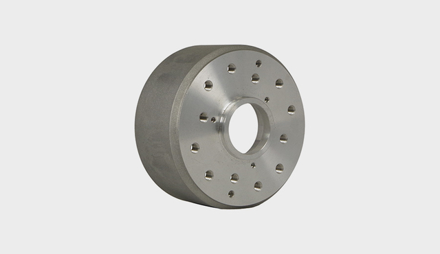 锁定法兰的分数马力电机